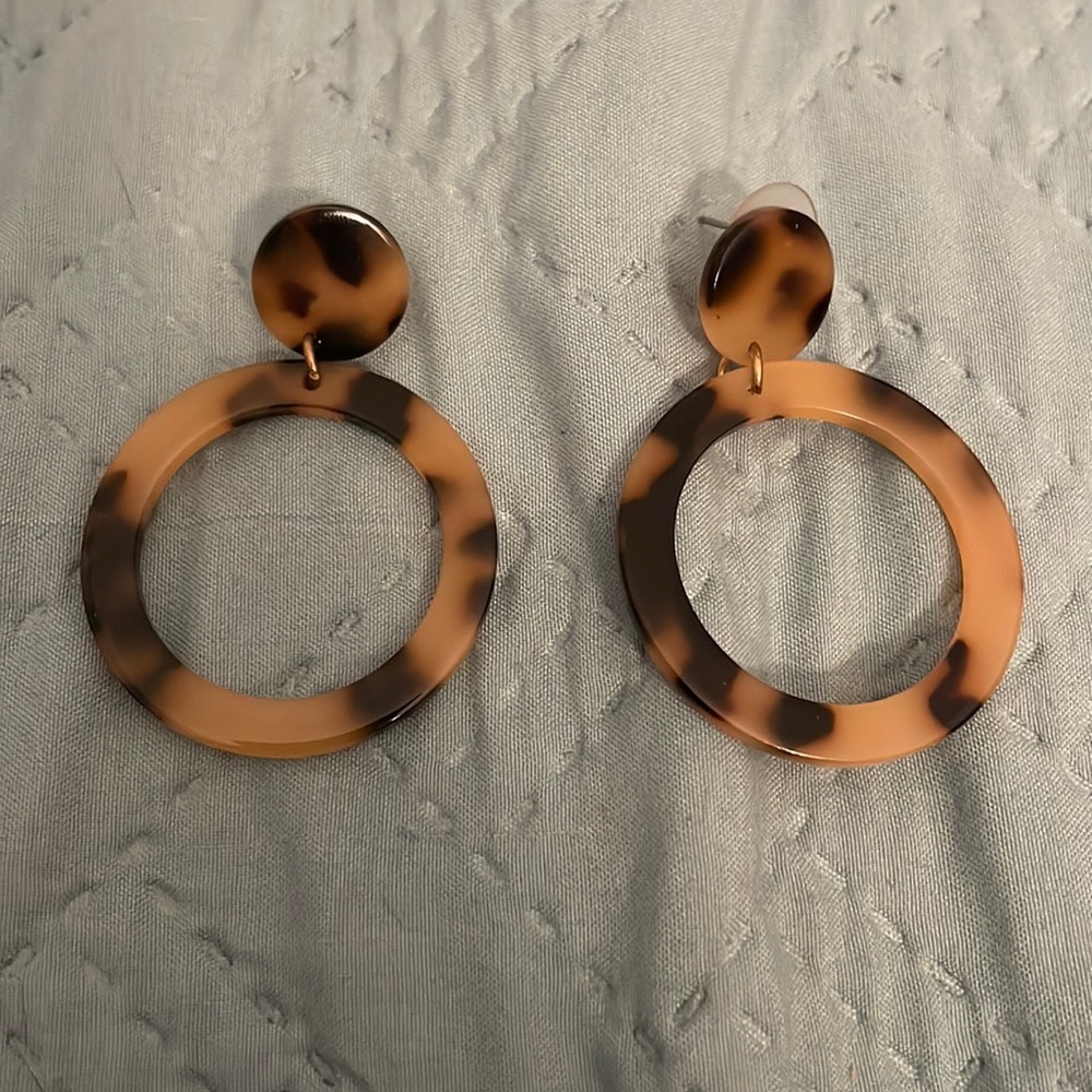 Tortious Dangling Earrings